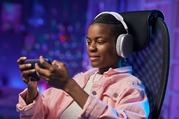 What Are the Best Practices for UK eCommerce Businesses to Enhance Mobile Shopping Experiences?