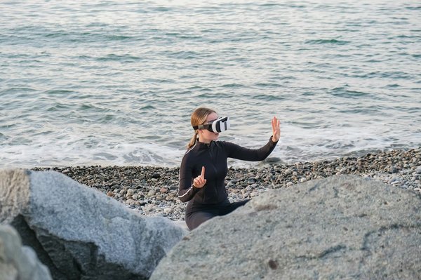 How Can UK Real Estate Agents Use Virtual Reality for Property Showcases?